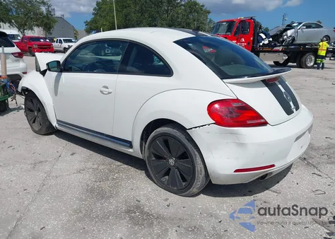 2012 Volkswagen Beetle 2.0T Turbo z USA, uszkodzony, nr VIN 3VWVA7AT8CM666168
